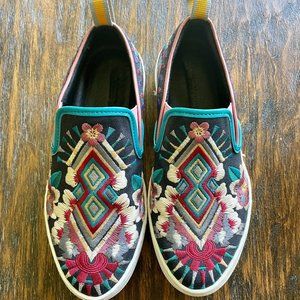 Johnny Was embroidered slip-on shoes. Size 7.